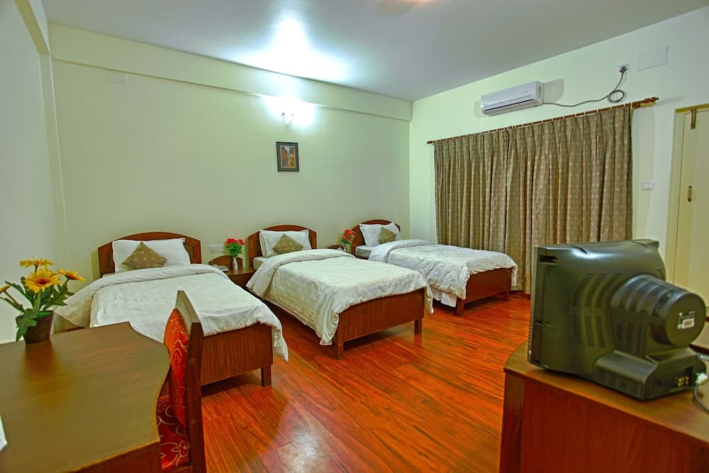 Hotel Crown Himalayas