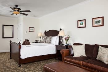 The Guest House Inn on Courthouse Square