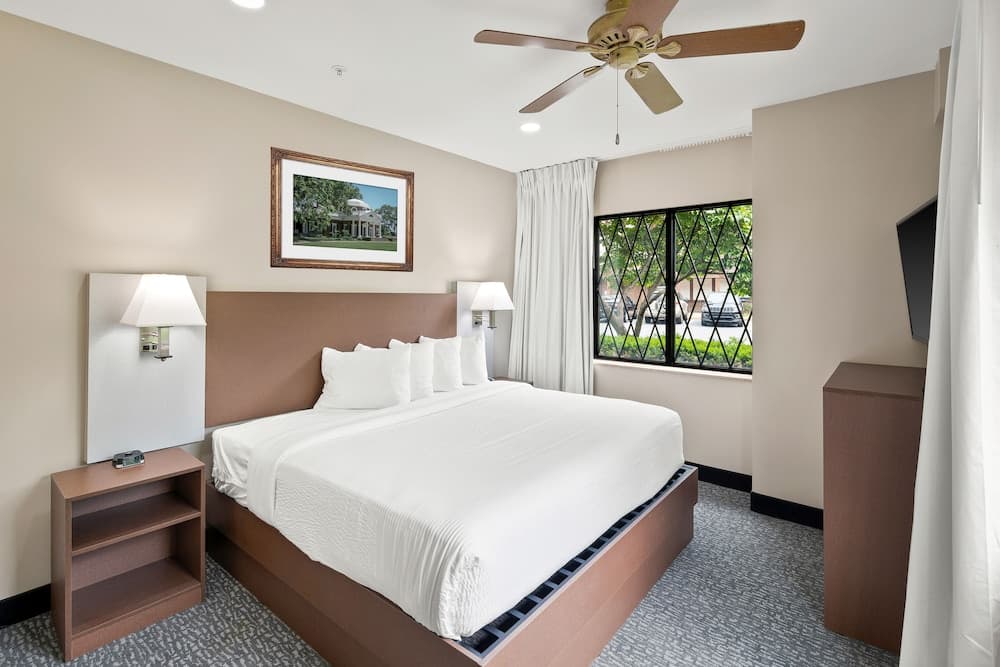 English Inn of Charlottesville