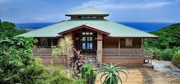 Kona Palace in Captain Cook