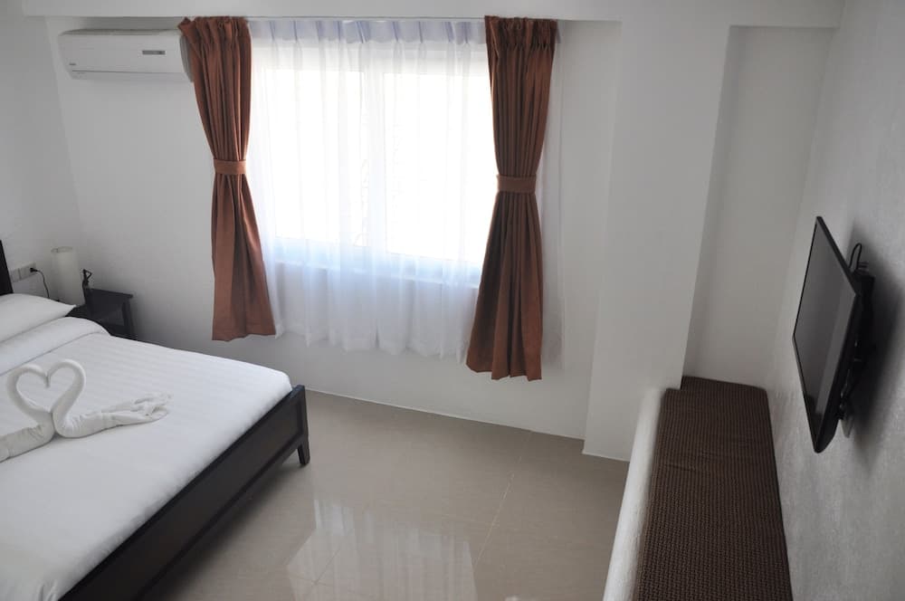 Calypso Beach & Dive Resort