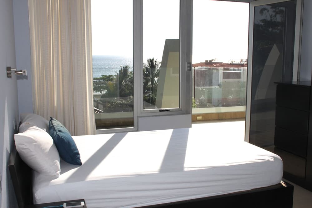 Room2Board Hostel and Surf School