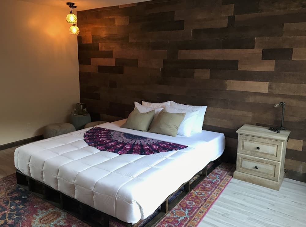 Delos Reyes Palm Springs