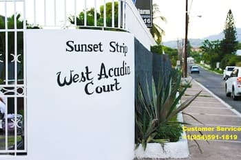 Sunset Strip Acadia Guest Apartment