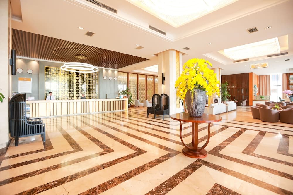 Muong Thanh Luxury Nhat Le Hotel