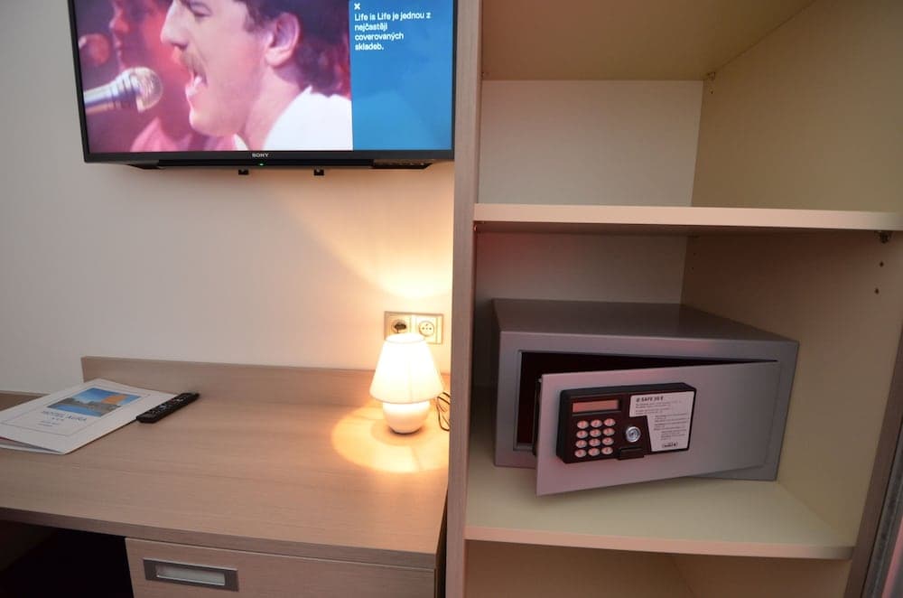 Hotel Aura Design & Garden Pool