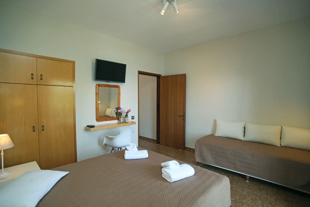 Apollo Apartments & Studios