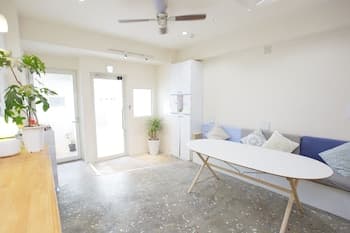 Casa Blanca Guesthouse - Hostel