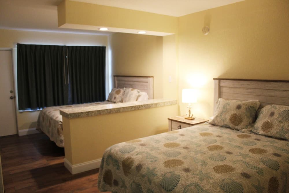 Holiday Shores Beach Club