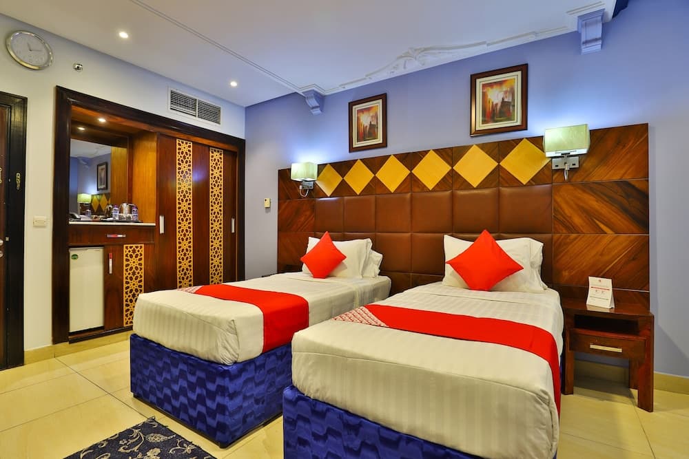 OYO 372 Nawazi Watheer Hotel