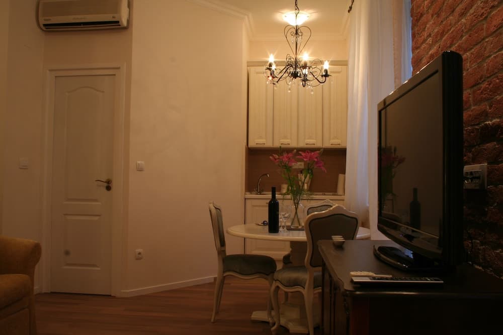 Banica Apartments & Rooms