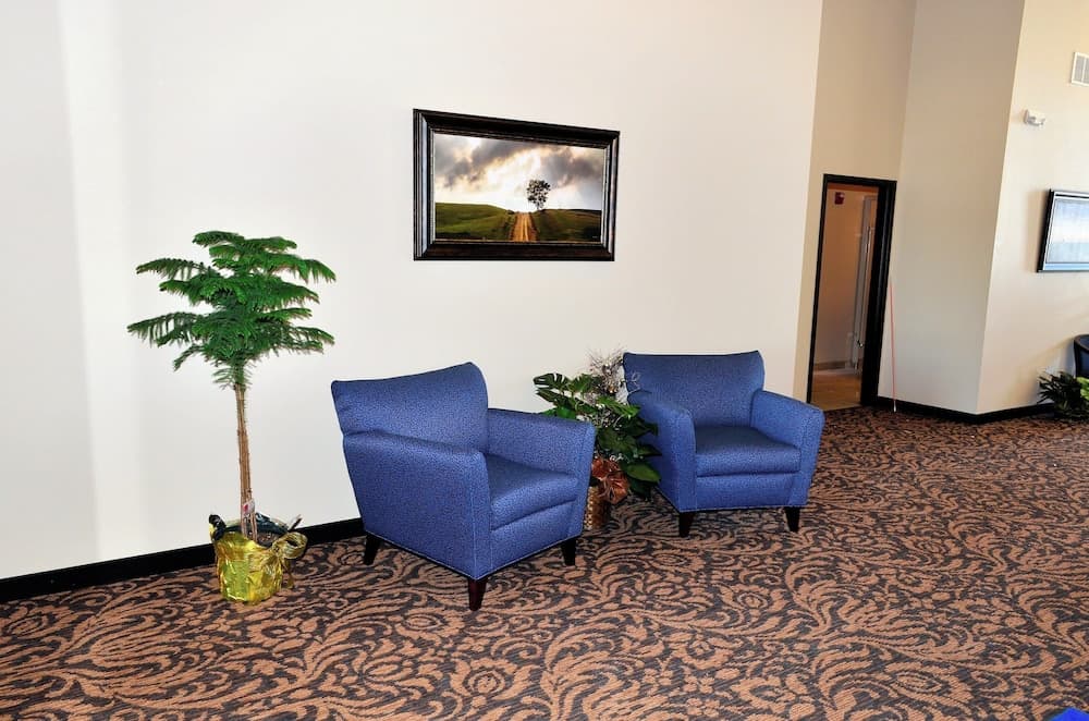 Cobblestone Inn & Suites - Holstein