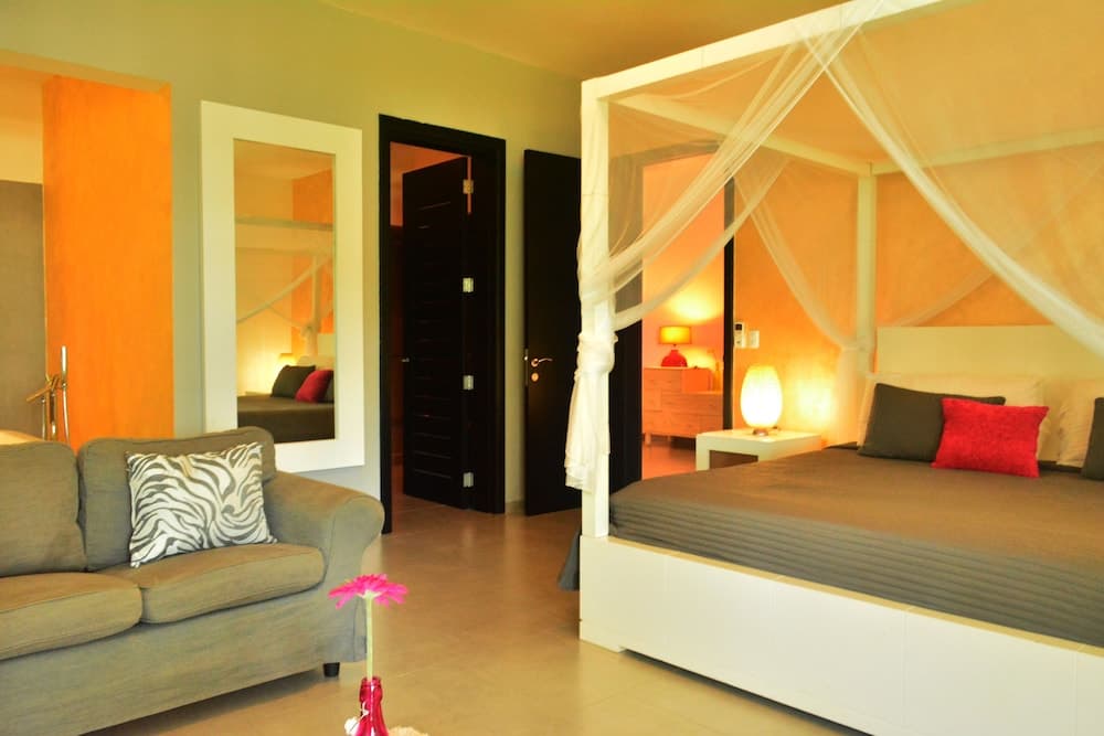 Instyle Residences at Infiniti Blu