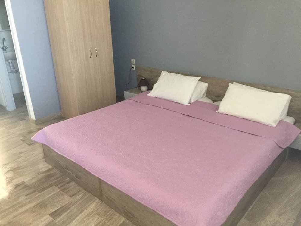 Alexandros Apartments