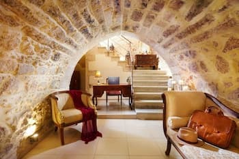 Archontiko - Old Town Suites