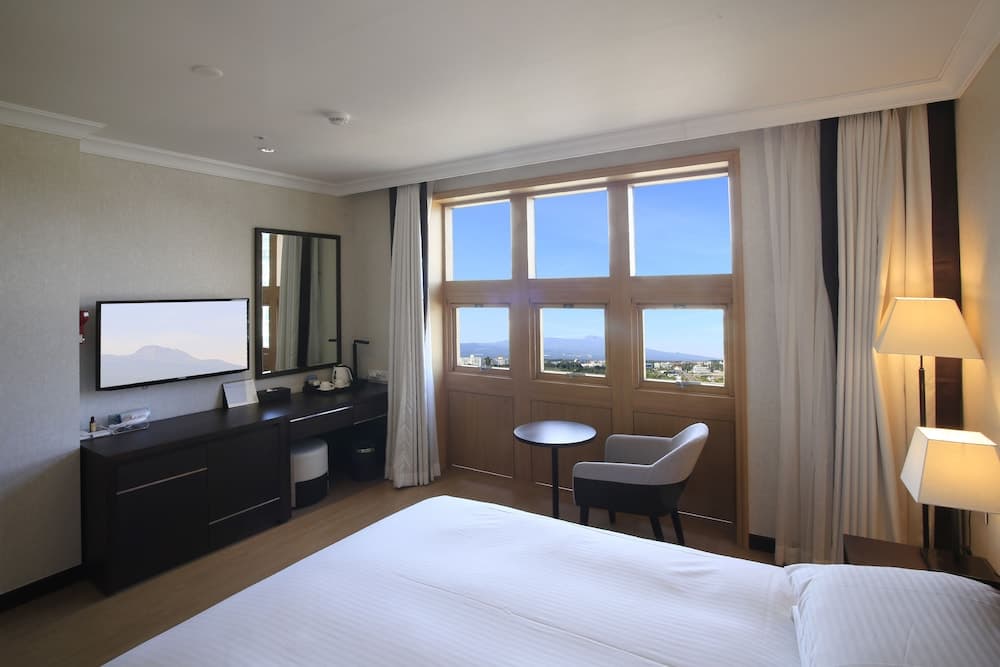 Booyoung Hotel & Resort