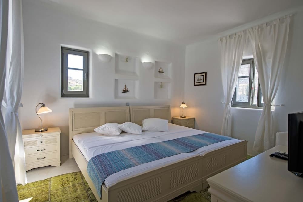 Naoussa Hills Boutique Resort - Adults Only