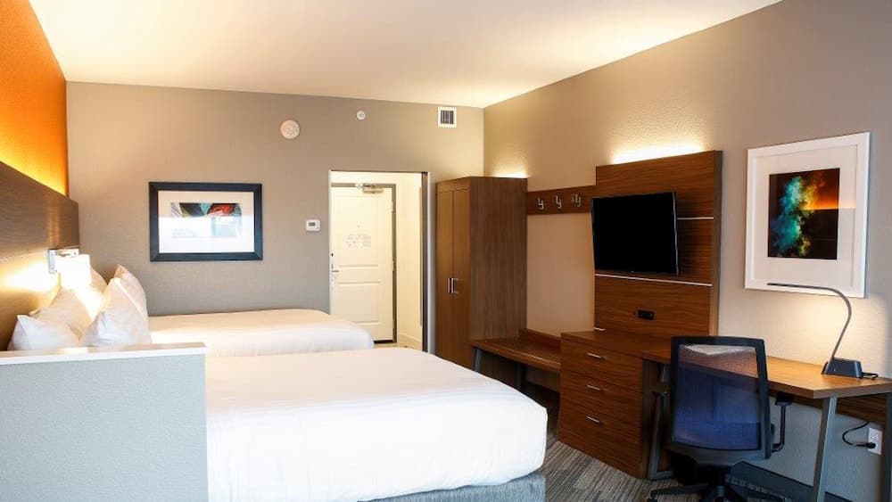 Holiday Inn Express & Suites Louisville Downtown by IHG
