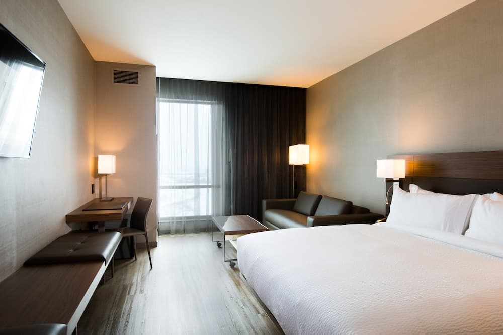 AC Hotel by Marriott Cincinnati at Liberty Center