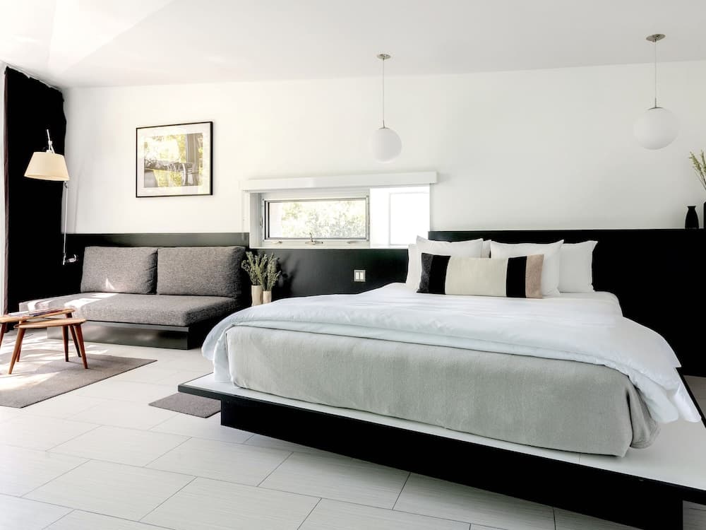 Frame Hotel - Treehouse