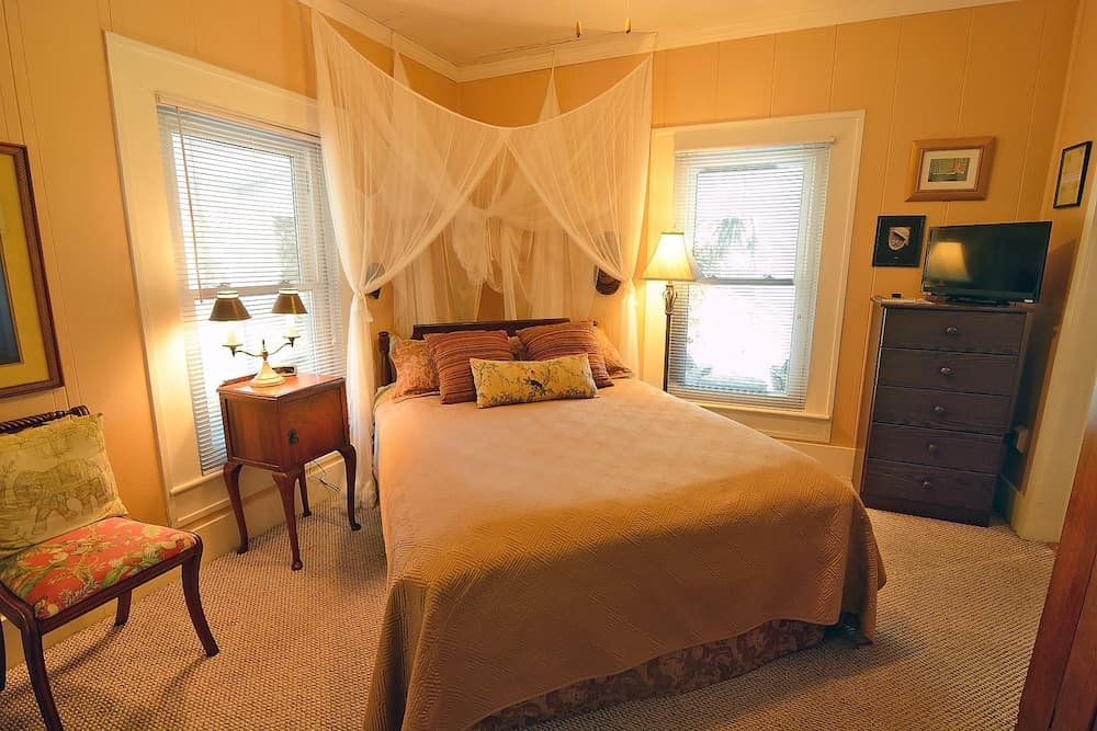 The Old Carrabelle Hotel