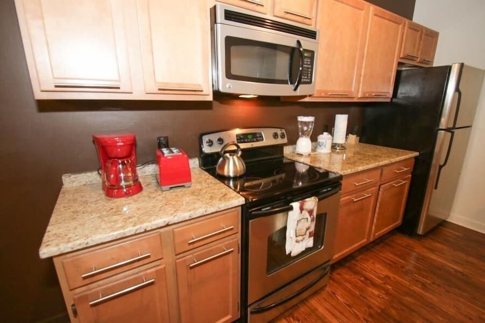 Renaissance Properties - 15 & Chestnut