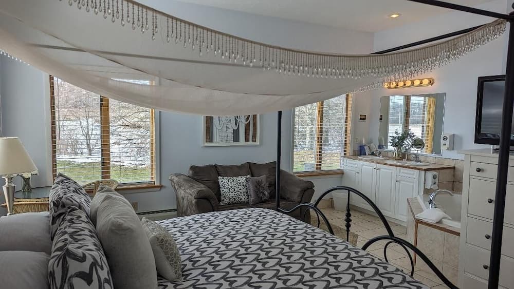 The Seasons Inn at Nicks Place