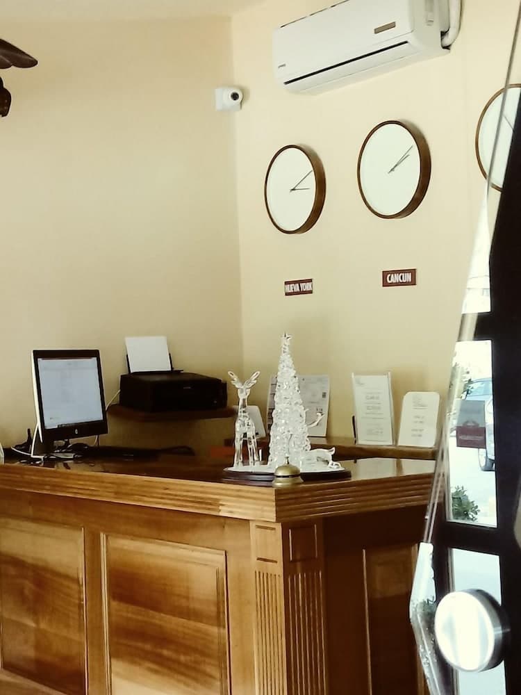 Cancun International Suites