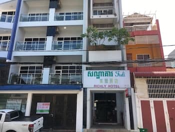 Richly Boutique Hotel & Hostel