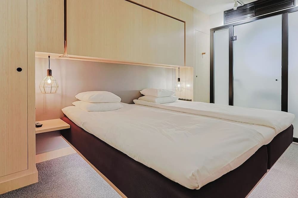 Hotel With Urban Deli