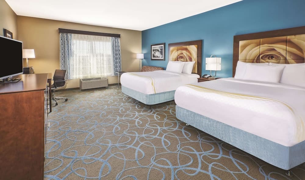 La Quinta Inn & Suites by Wyndham Niagara Falls