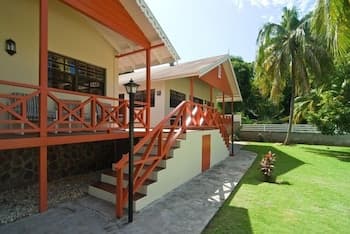 Kingsville Apartments