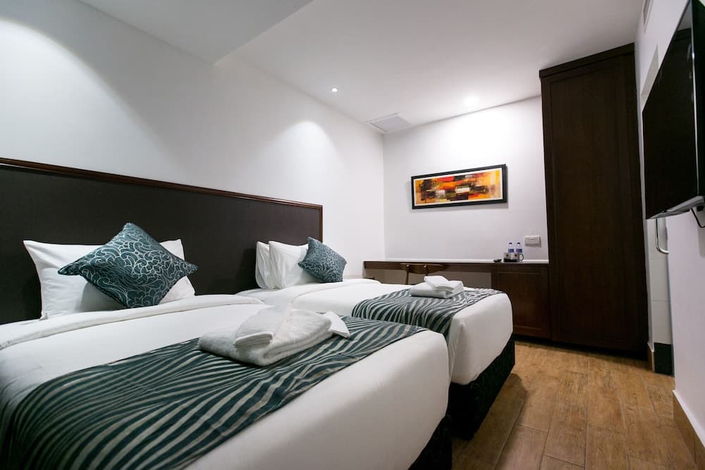 Belllo Hotel JB Central