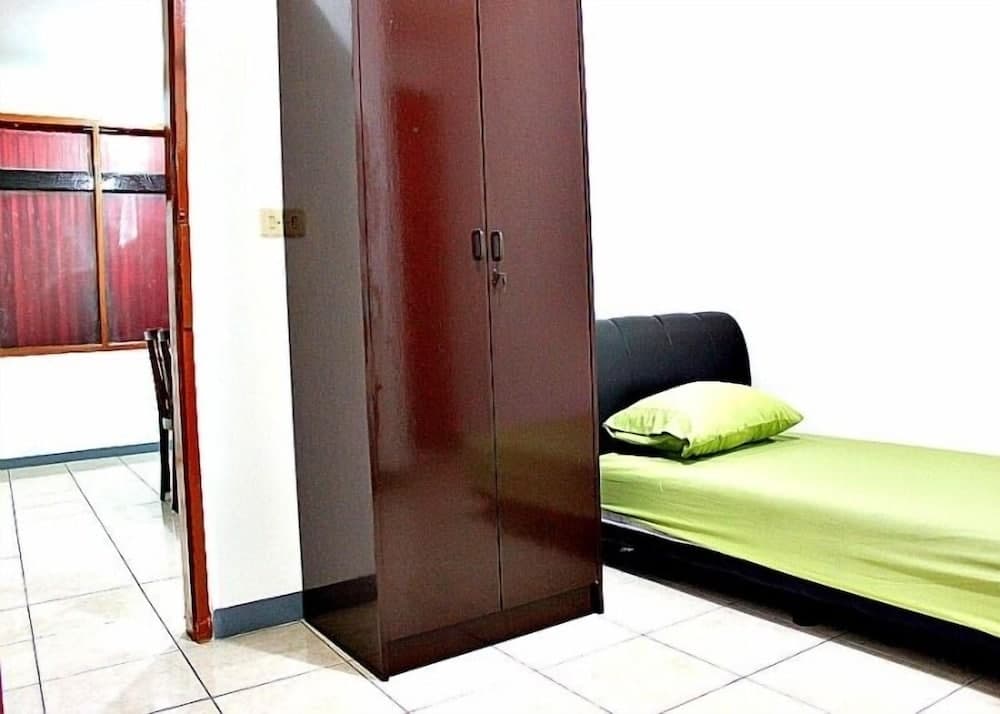 De Sun Pasteur Guest House by HouseinBandung