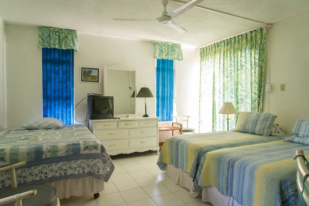 Sky View Beach Studio - Montego Bay Club