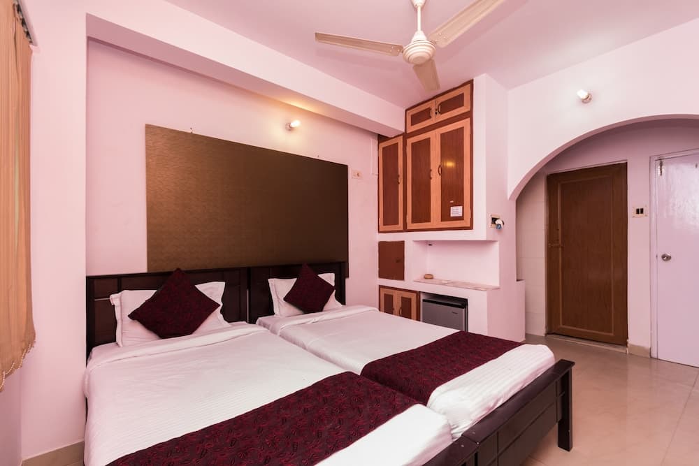 OYO 1694 near Nicco Park