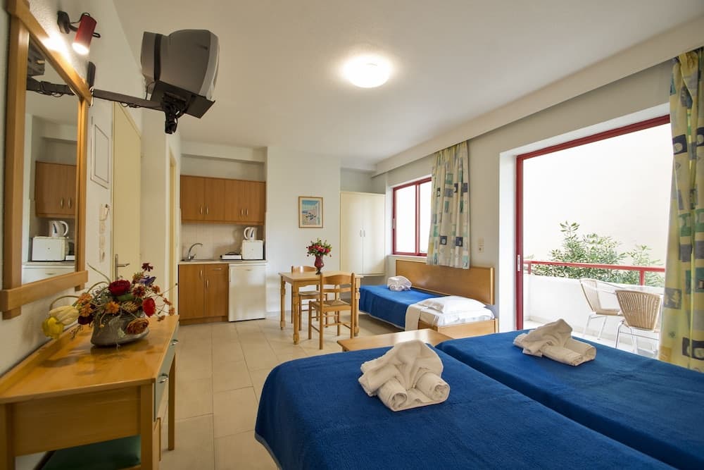 Erato Studios & Apartments