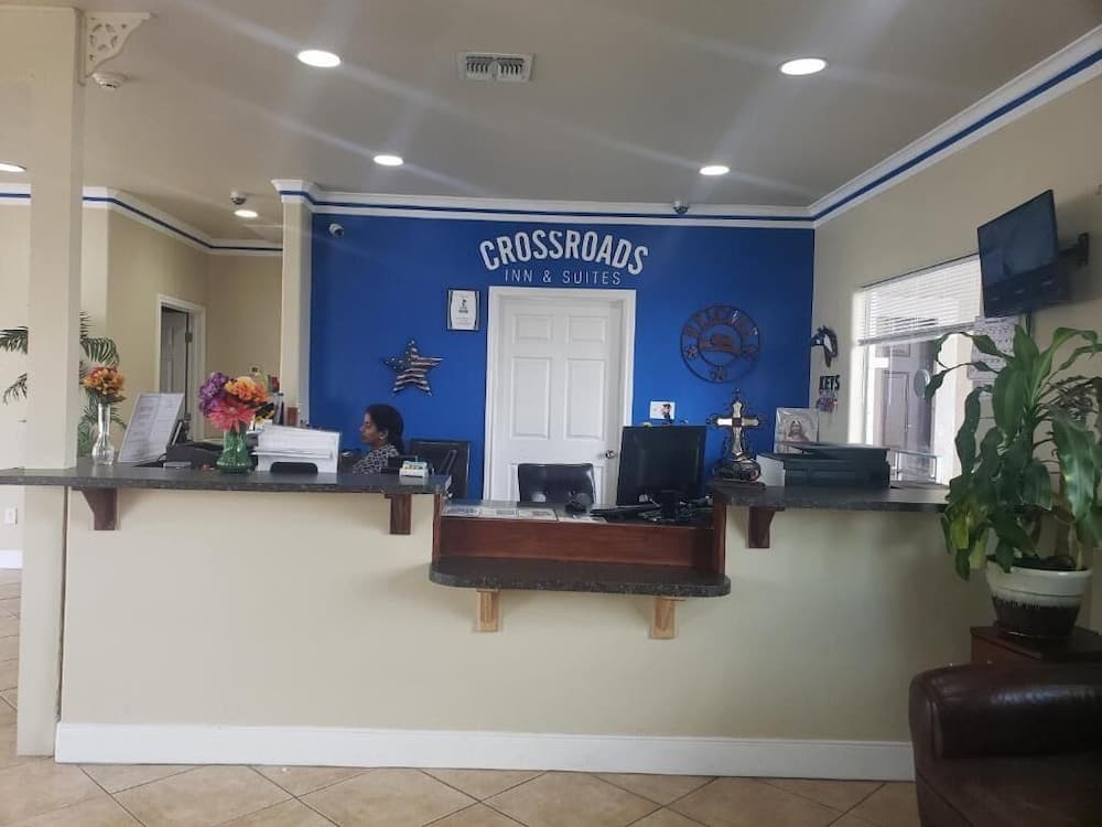 Crossroads Inn & Suites