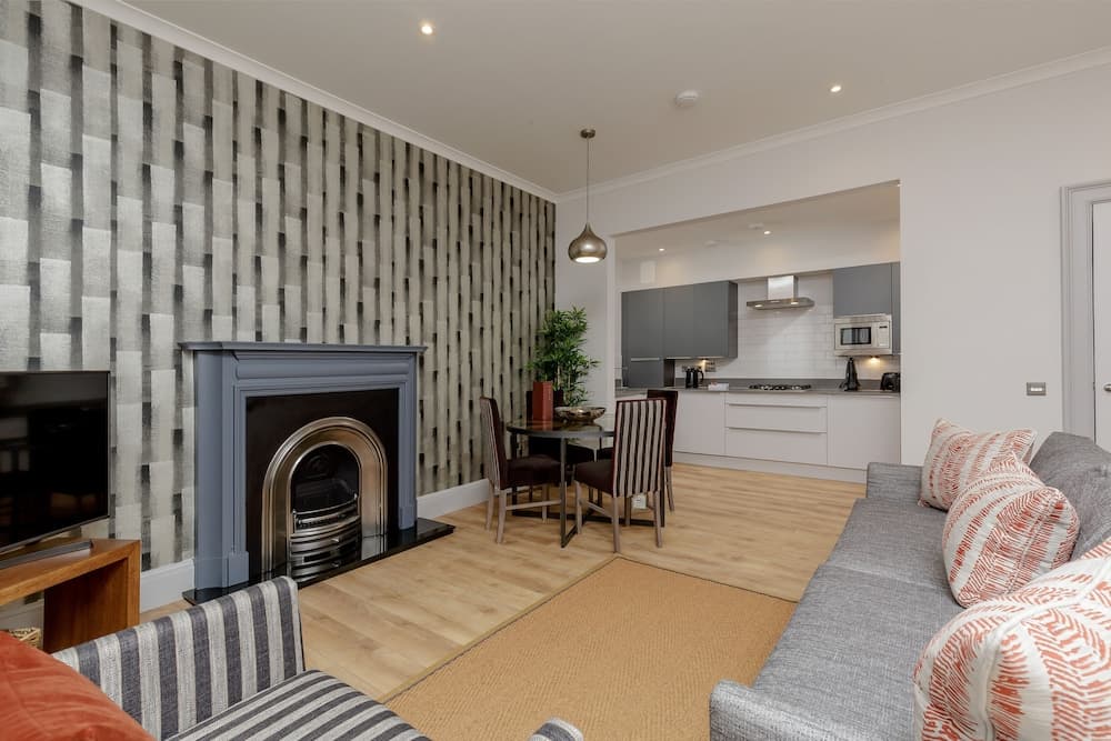 Destiny Scotland - Princes St Residence