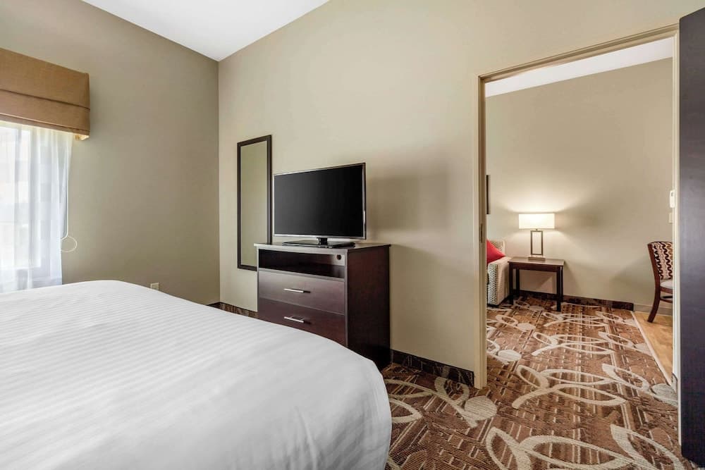 MainStay Suites Lincoln University Area