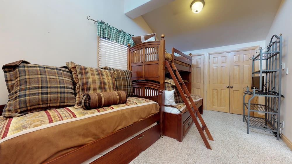 Enzian - CoralTree Residence Collection