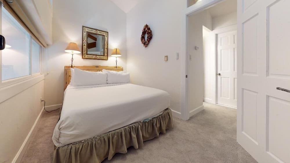 Vantage Point - CoralTree Residence Collection