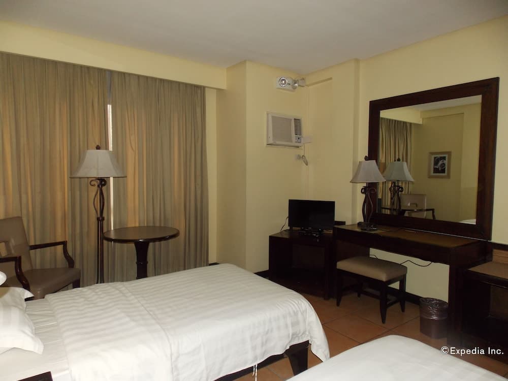 Planta Centro Bacolod Hotel & Residences