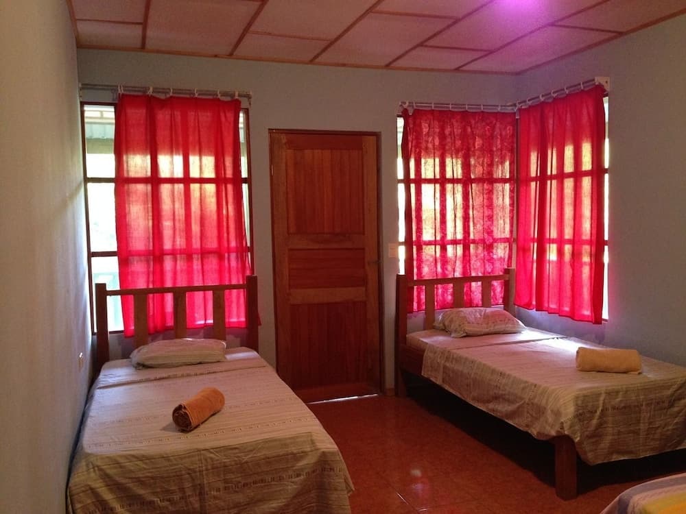 Hakuna Matata Drake Bay Hostel