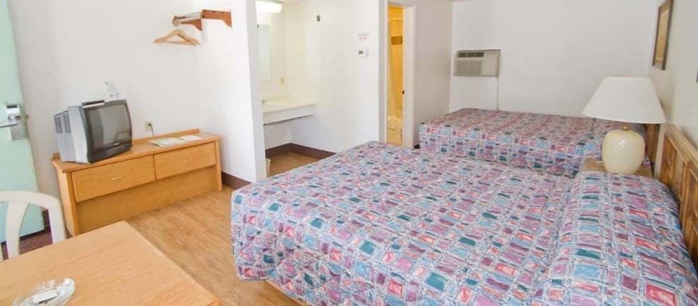 Brooks Street Motor Inn