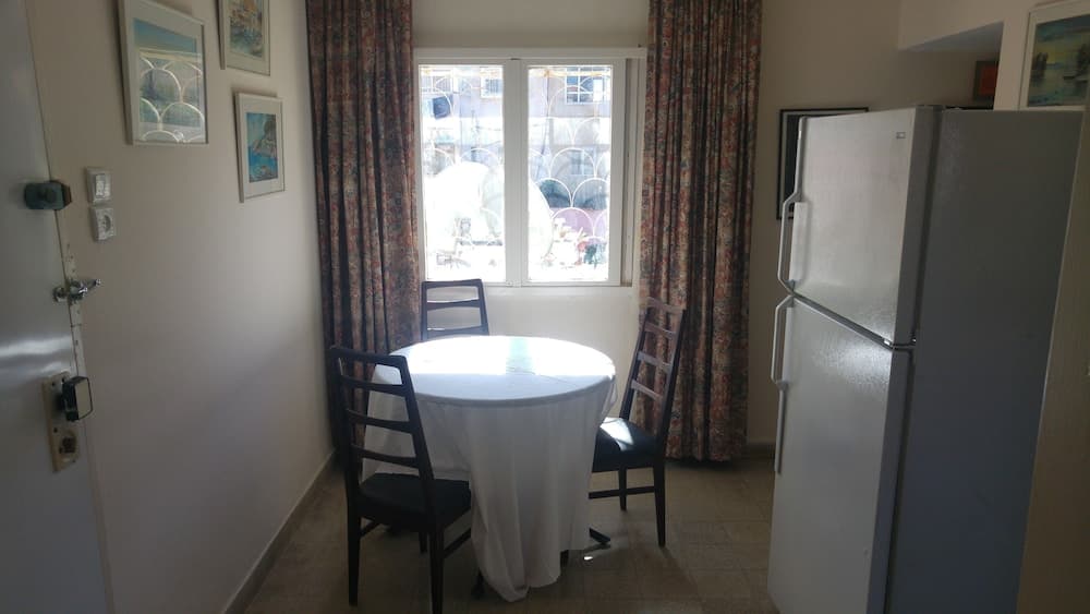 Marom Ziv Center - Newe Shaanan