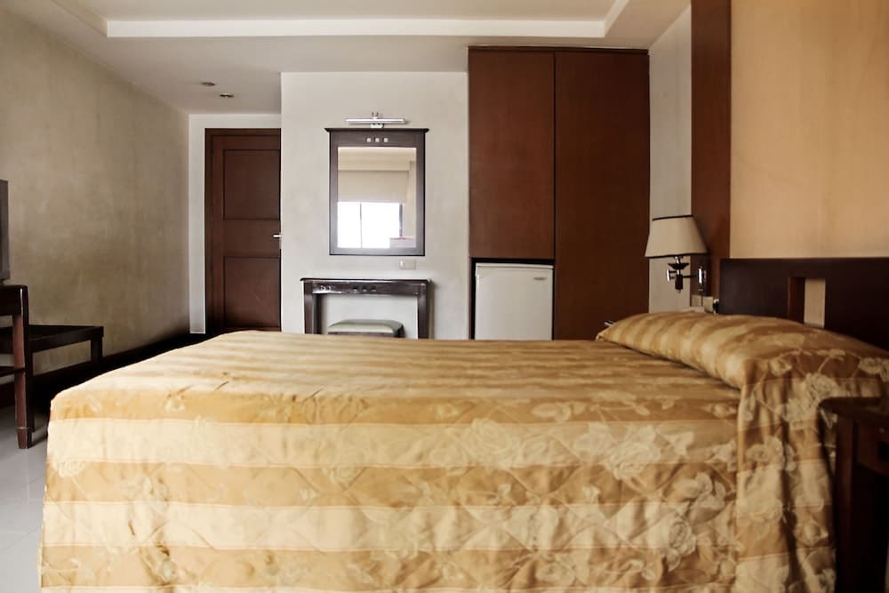 Cherry Blossoms Hotel