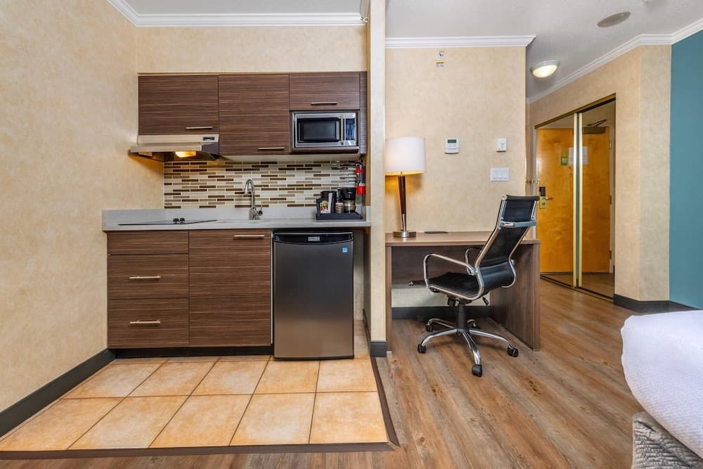 Grand Park Hotel & Suites Downtown Vancouver, an Ascend Collection Hotel