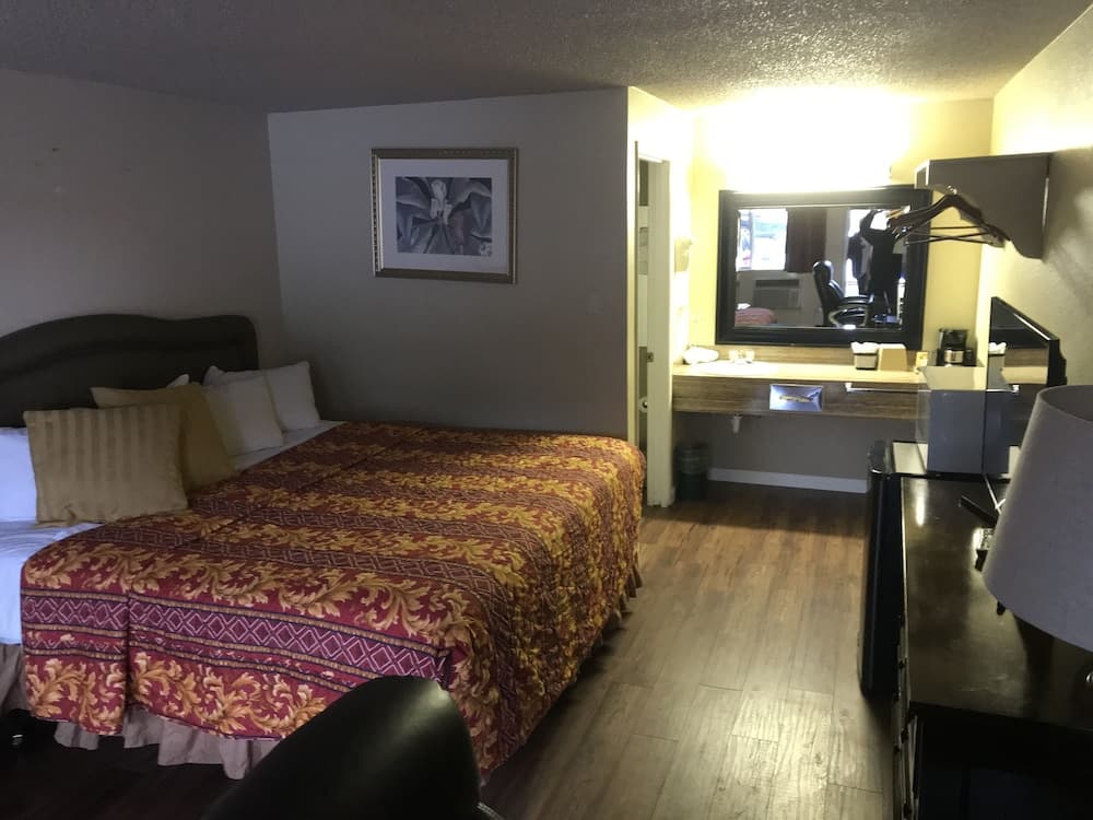 Smokey Point Motor Inn