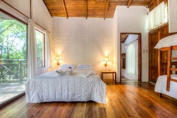 Pacoche Lodge & Reserve